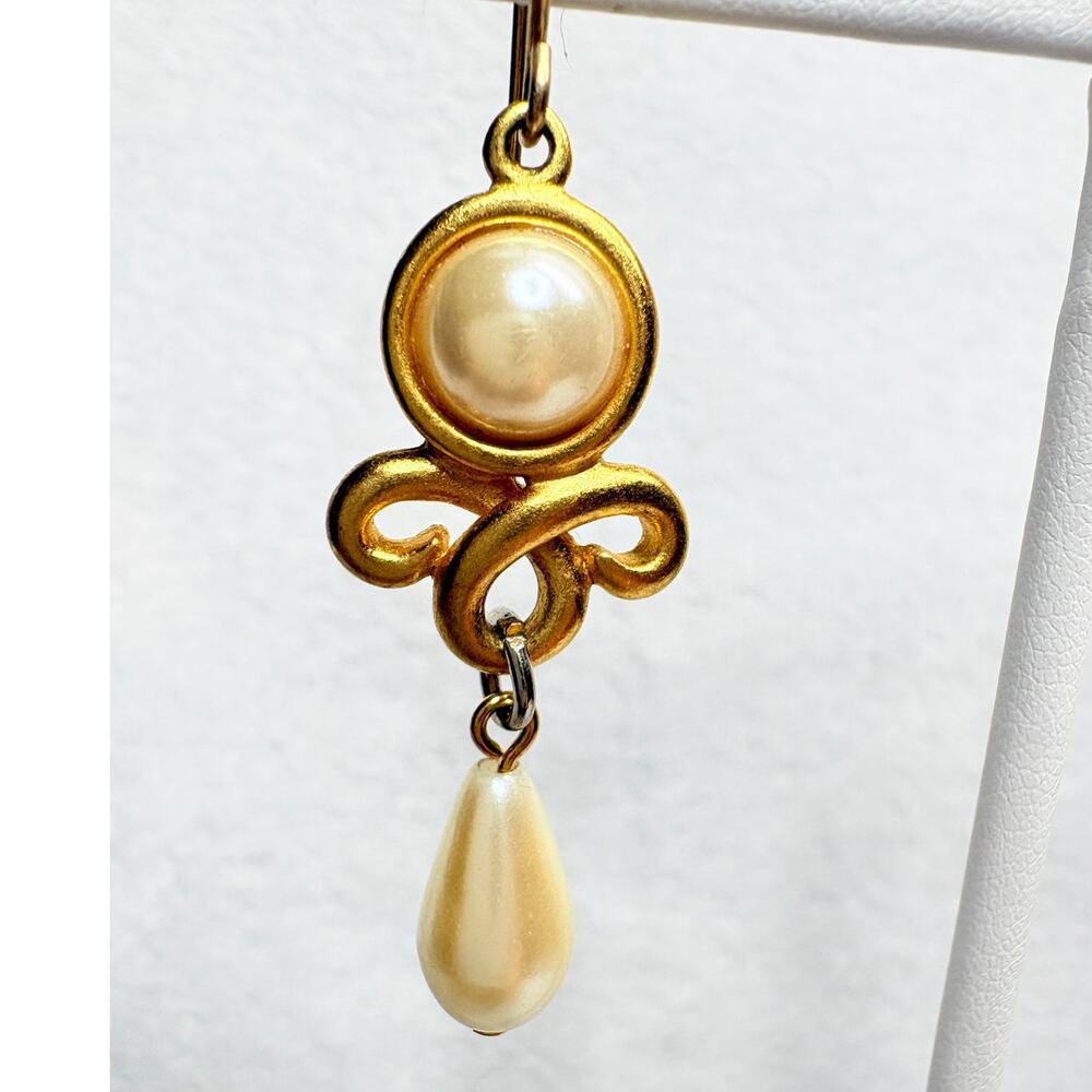 Signed Jesara Earrings Gold Tone Faux Pearl Drops Vintage Boutique 1989–1999